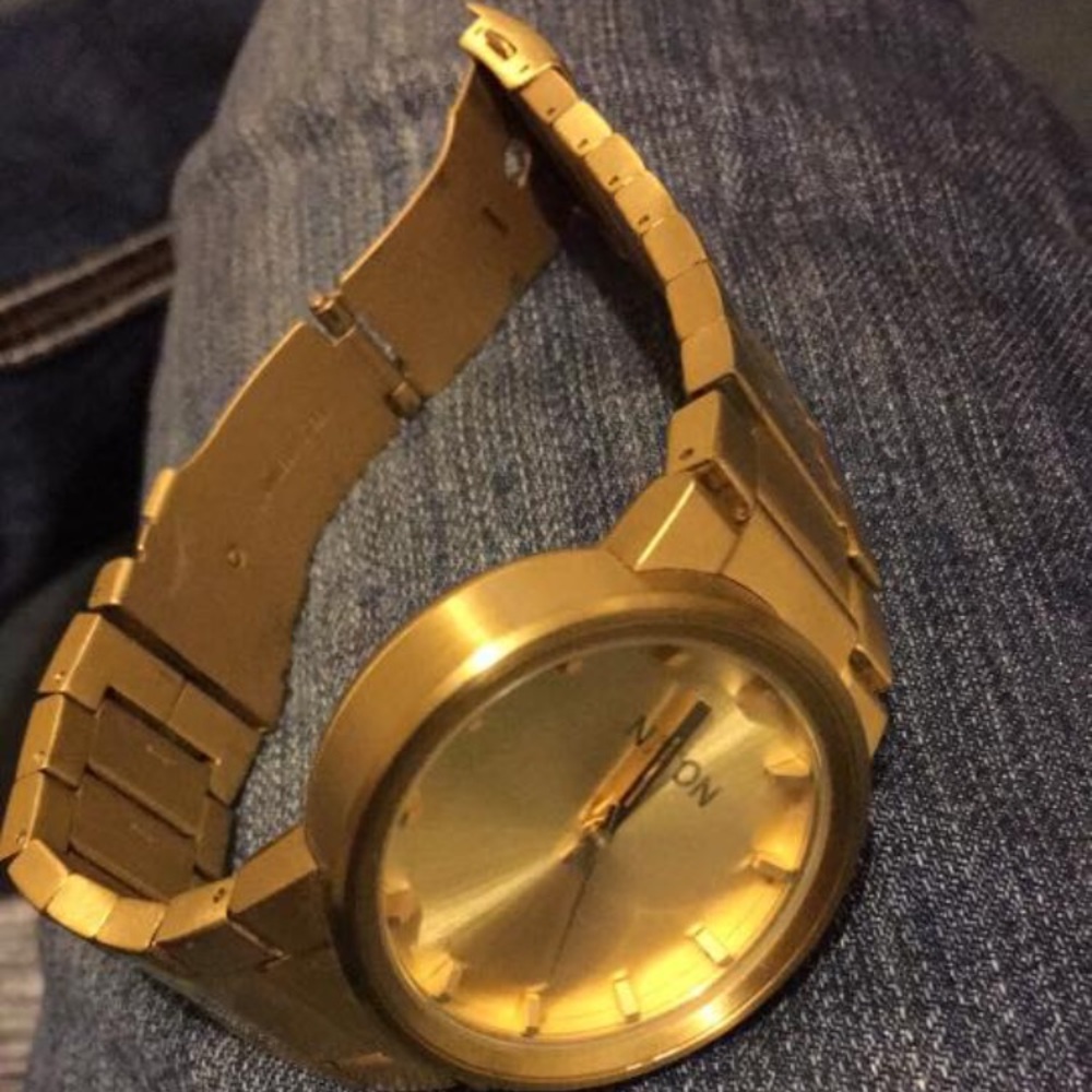 Nixon Cannon Gold watch w/ additional links!